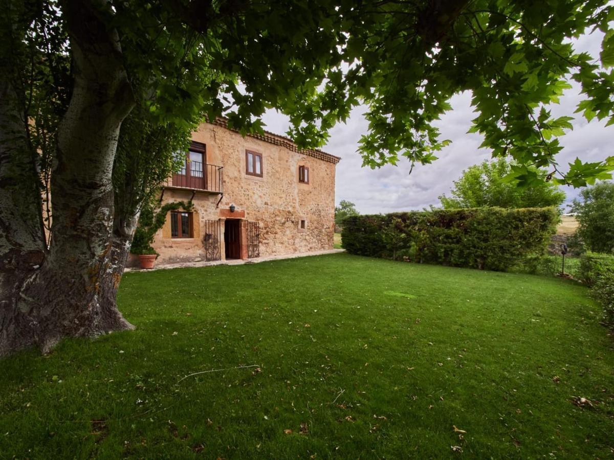 Posada De San Millan Sepulveda Bagian luar foto