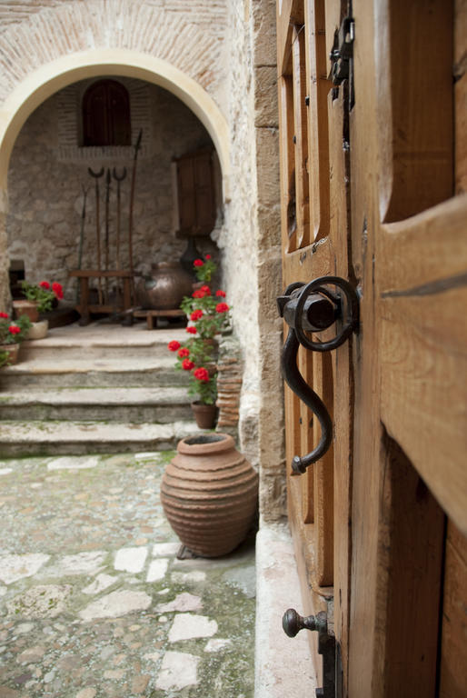 Posada De San Millan Sepulveda Bagian luar foto